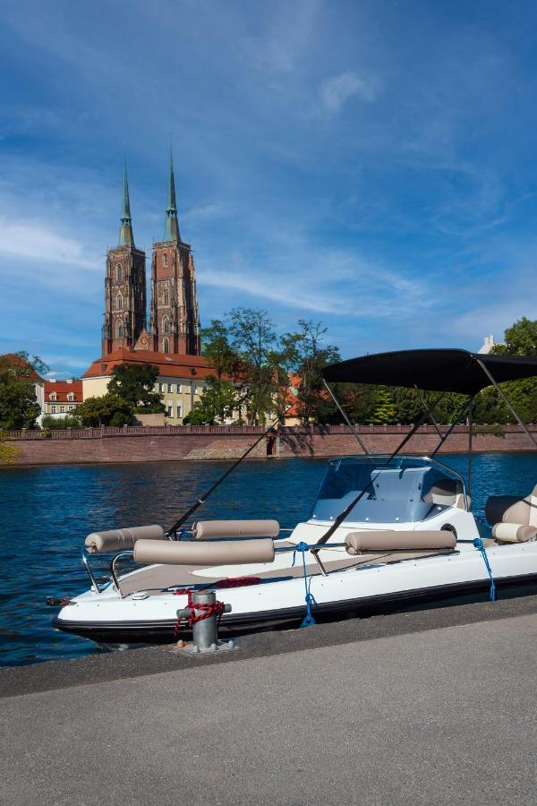 Kropla Rosy Wrocław Kültér fotó
